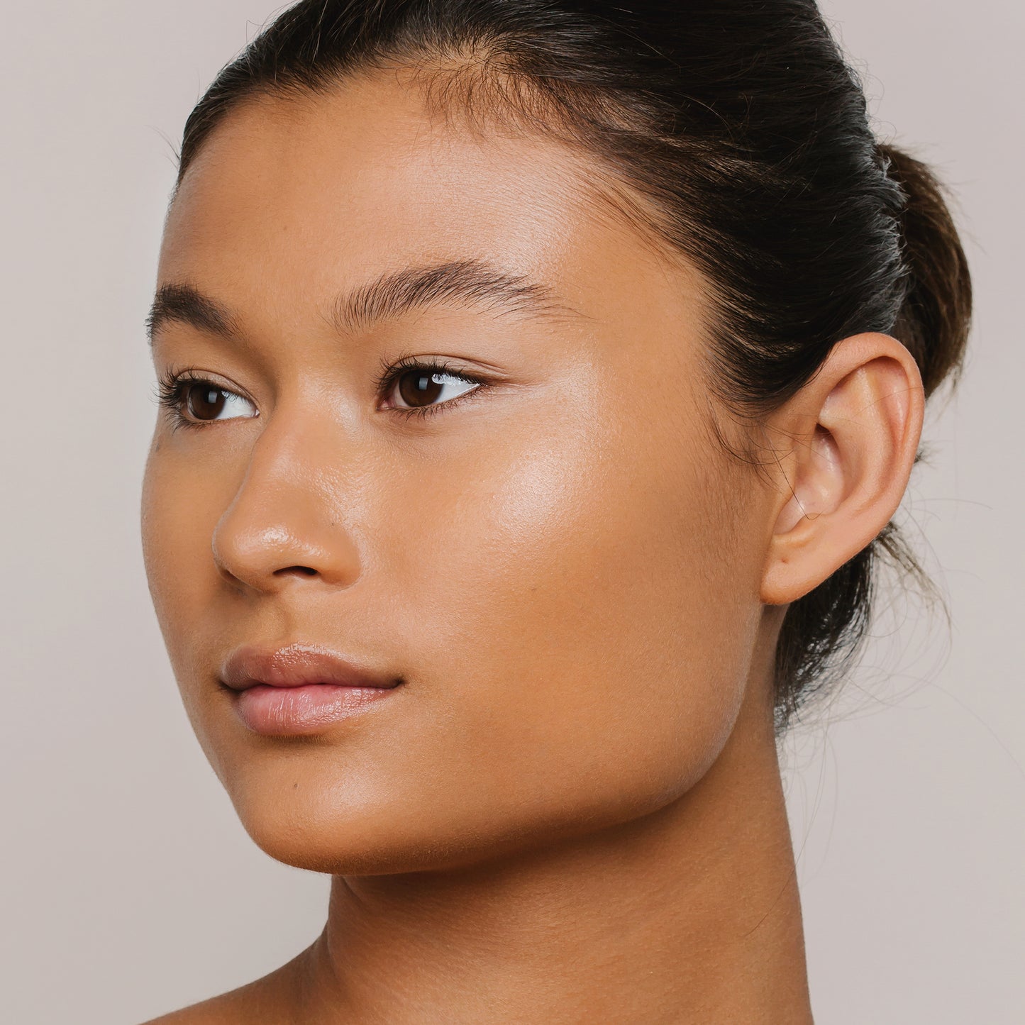 Skin Equal Foundation 30 ml - #60 Olive